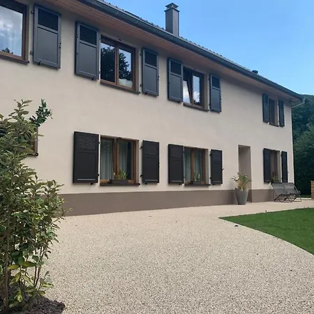 Les Hirondelles דירה